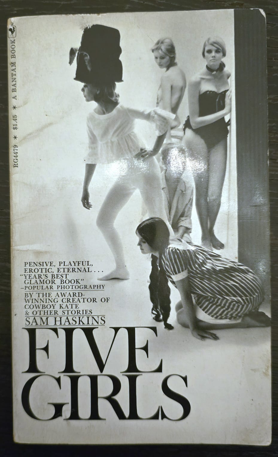 Sam Haskins - Five Girls | VOEDOE bookshop